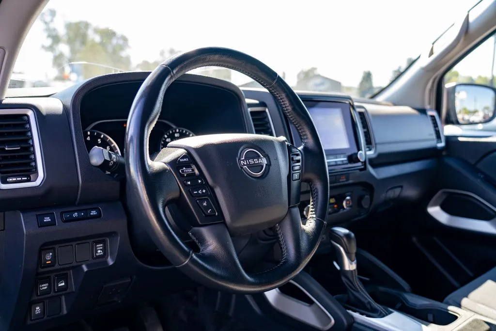 Nissan Frontier photo 13