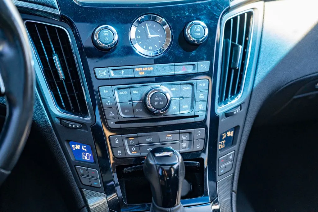 Cadillac CTS-V photo 20