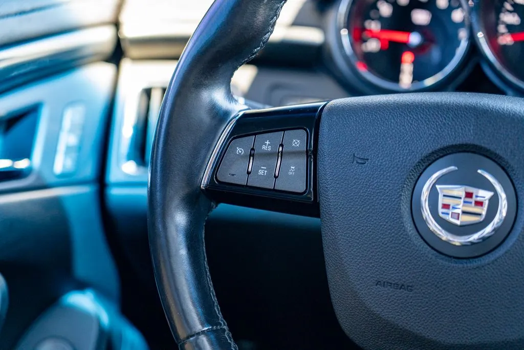 Cadillac CTS-V photo 23