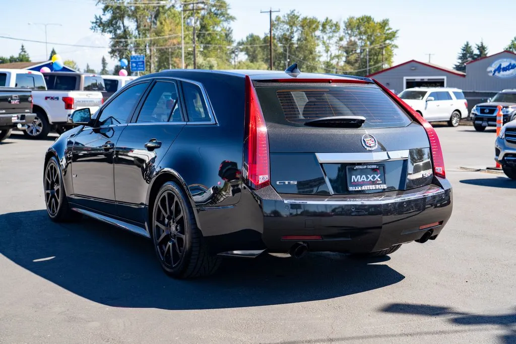 Cadillac CTS-V photo 11