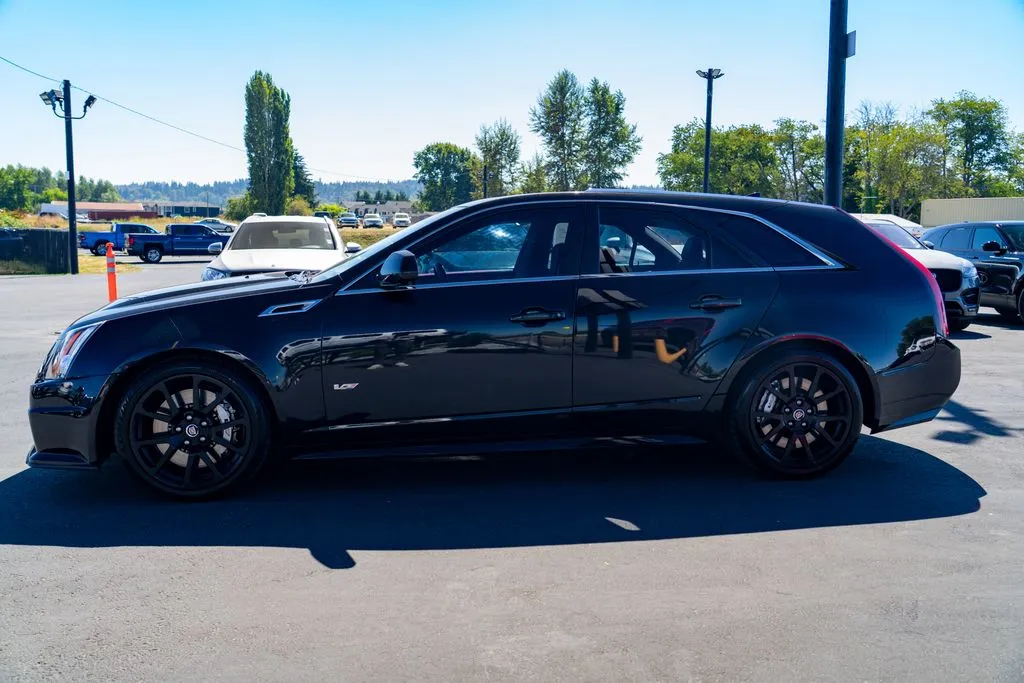 Cadillac CTS-V photo 12