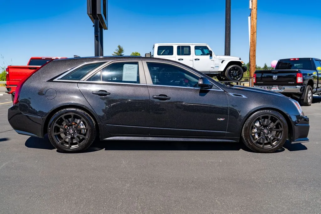 Cadillac CTS-V photo 8