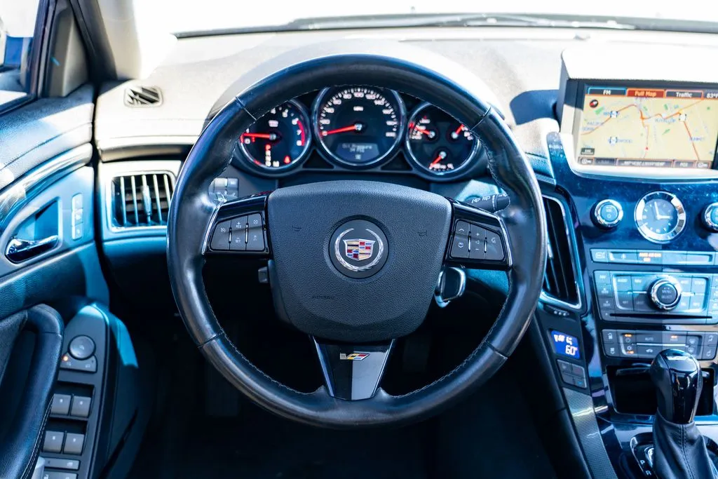 Cadillac CTS-V photo 16