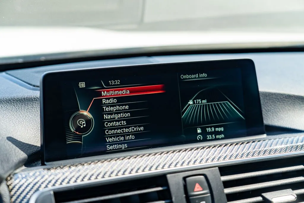 BMW M4 photo 18