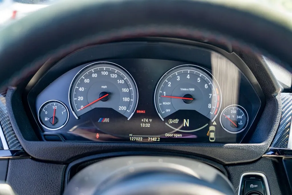 BMW M4 photo 17