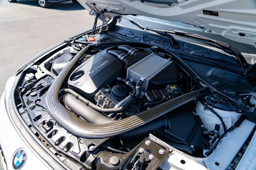 BMW M4 photo 24