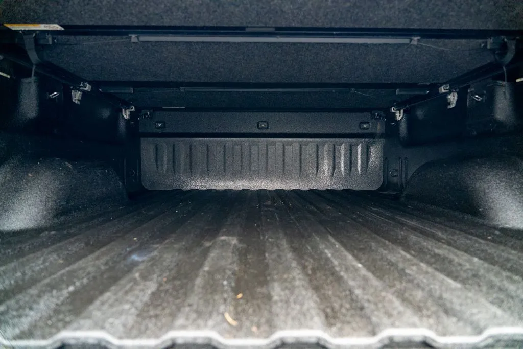 Chevrolet Silverado photo 23