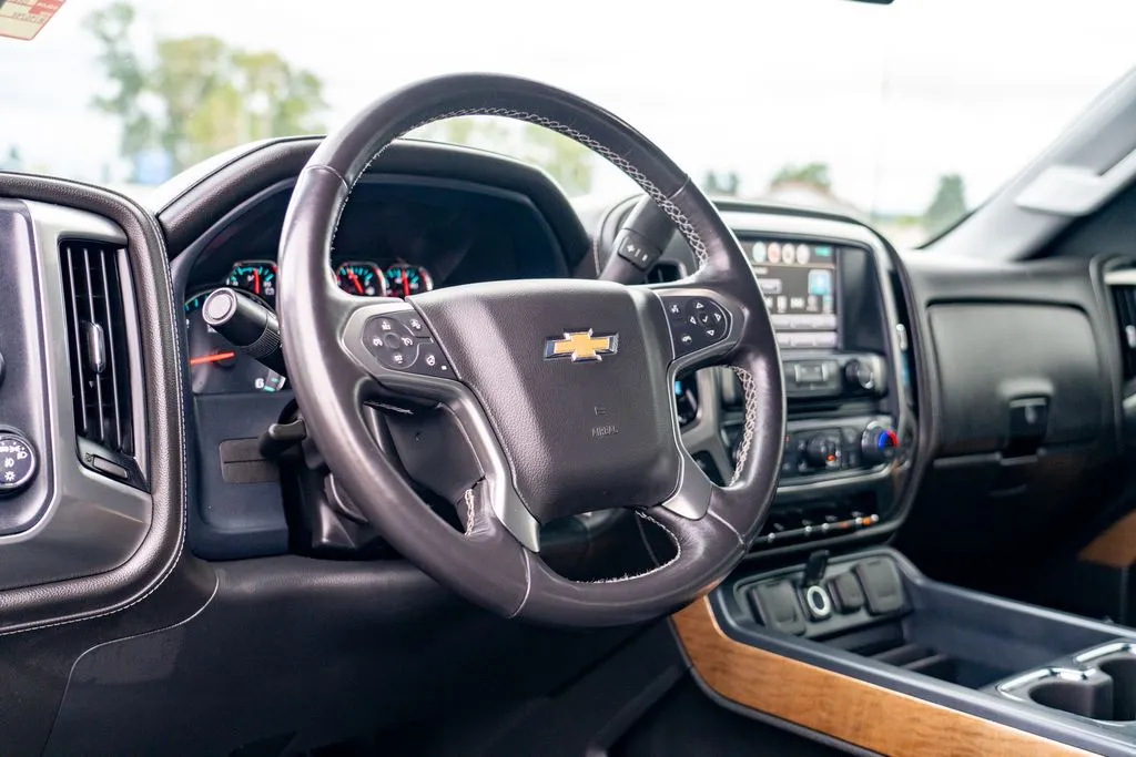 Chevrolet Silverado photo 13