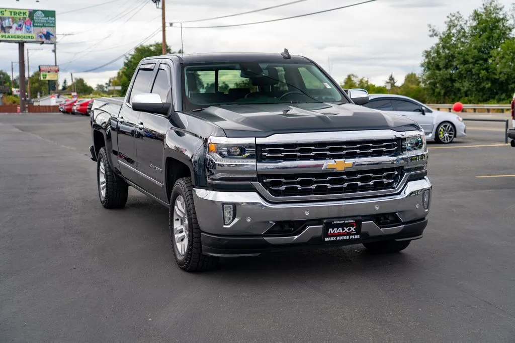 Chevrolet Silverado photo 2