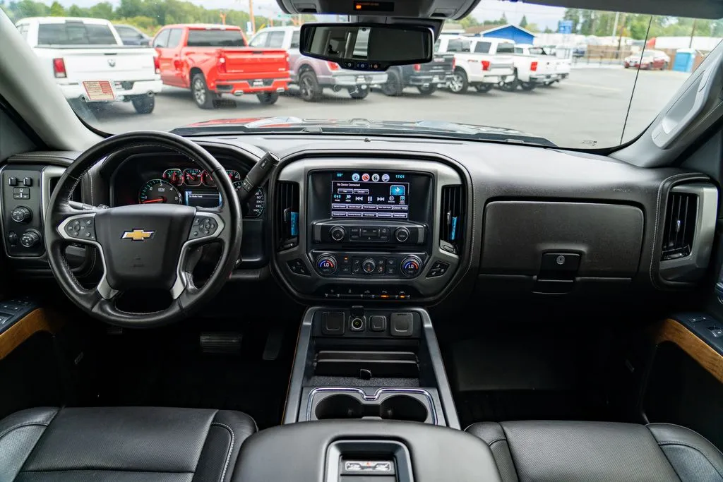 Chevrolet Silverado photo 21