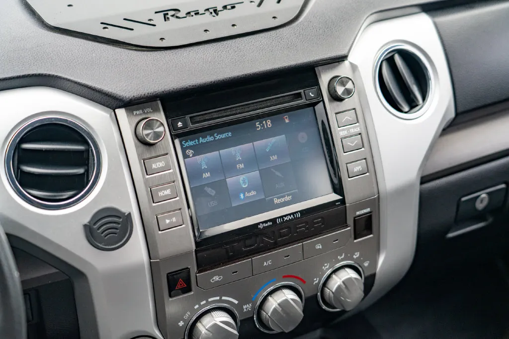 Toyota Tundra photo 17