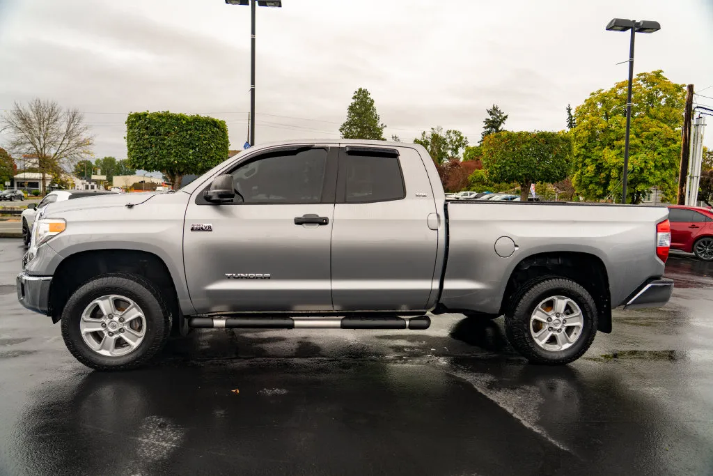 Toyota Tundra photo 11
