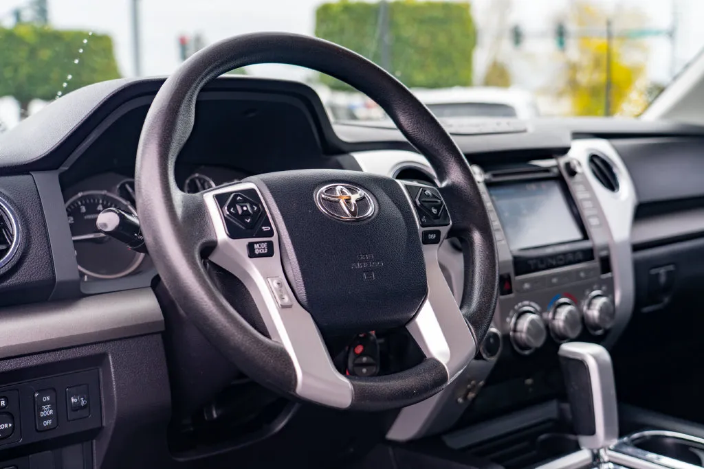 Toyota Tundra photo 12