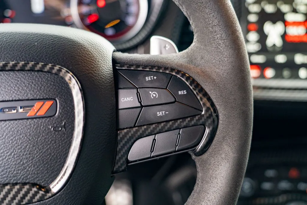 Dodge Challenger photo 18