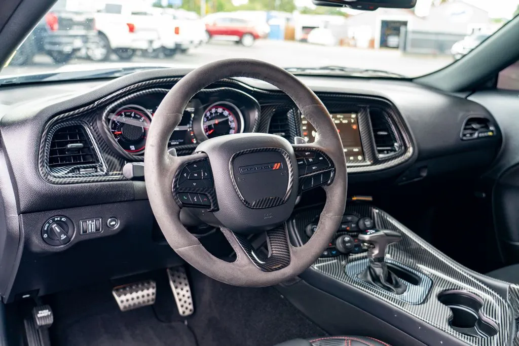 Dodge Challenger photo 13