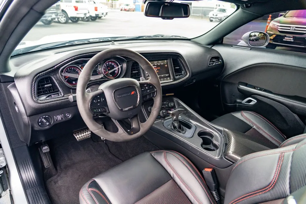 Dodge Challenger photo 22