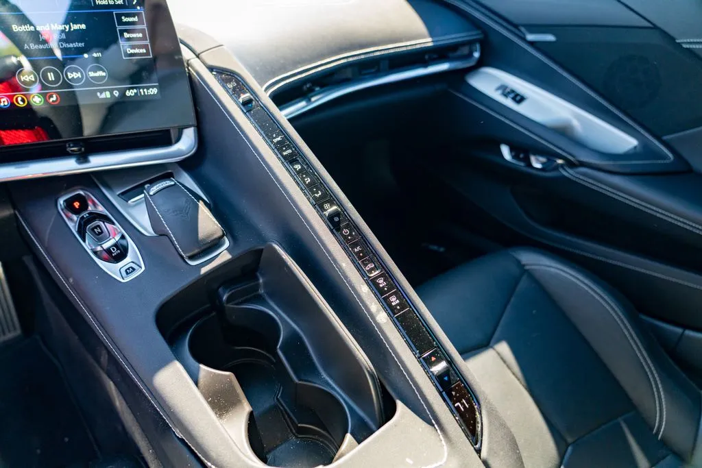 Chevrolet Corvette photo 18