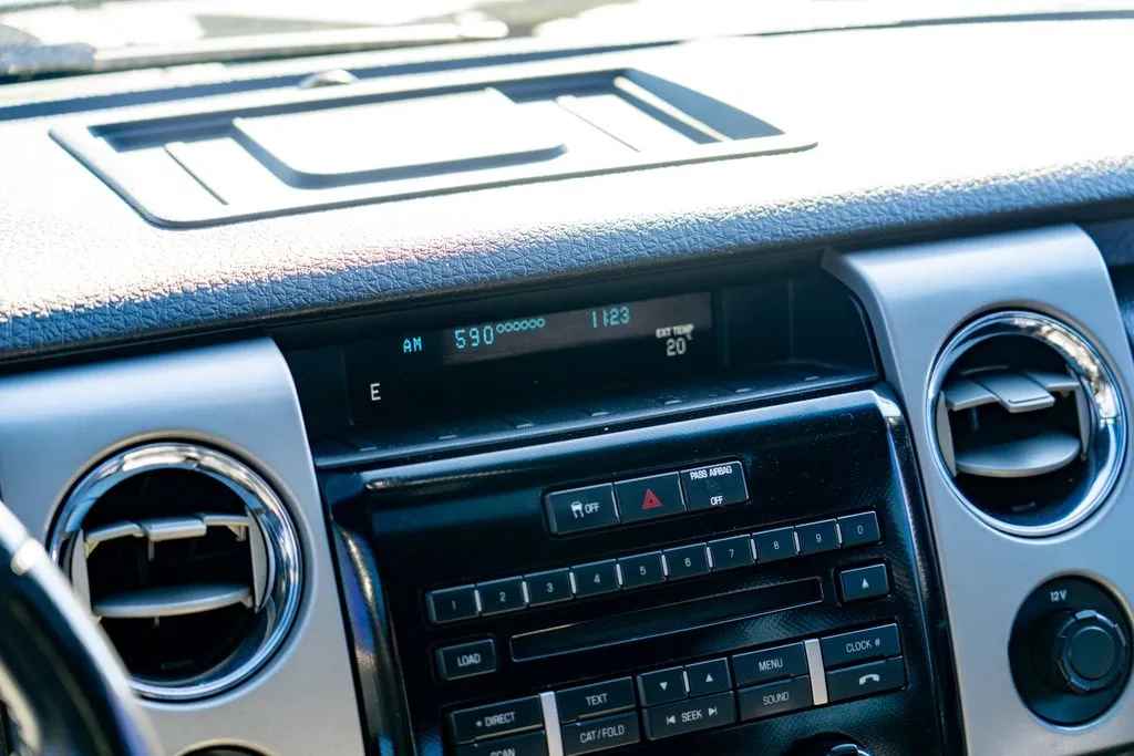 Ford F-150 photo 22