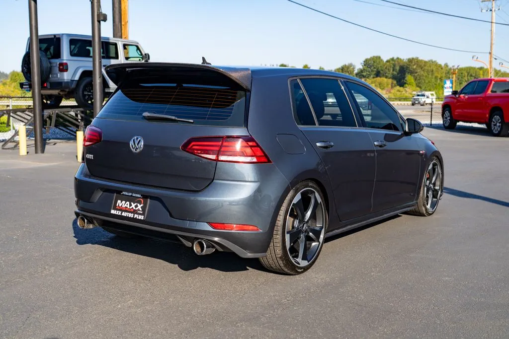 Volkswagen Golf GTI photo 7