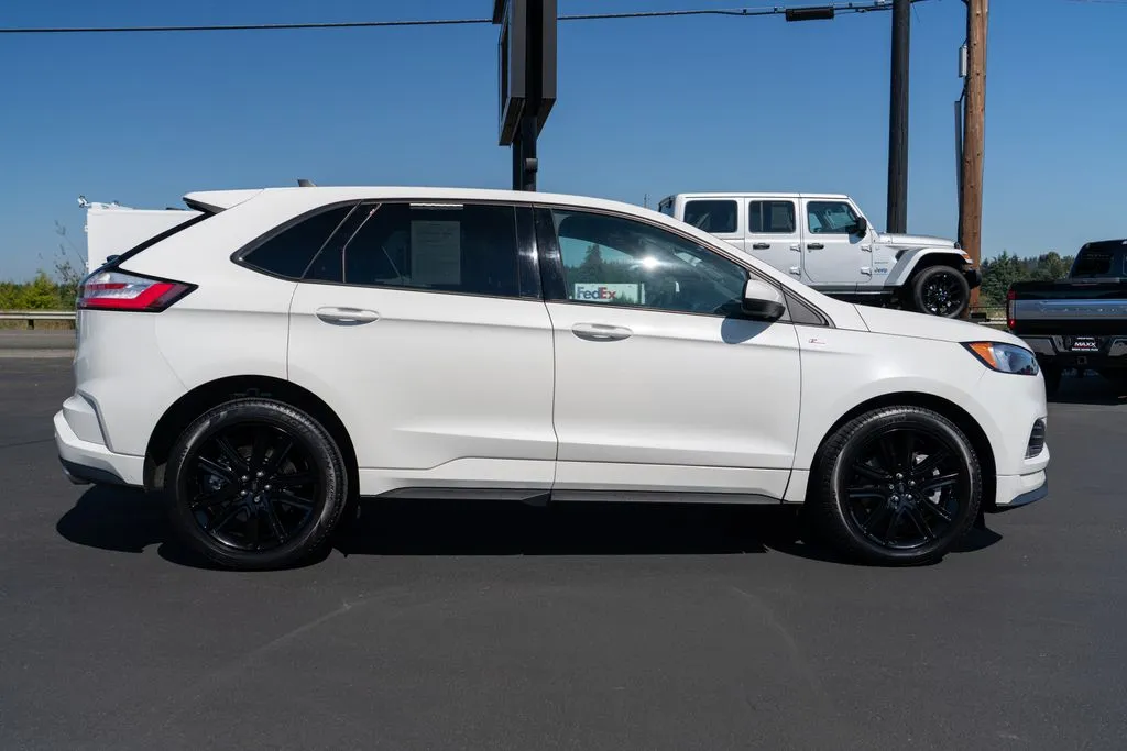 Ford Edge photo 7
