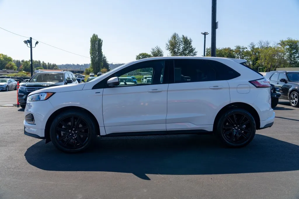 Ford Edge photo 11