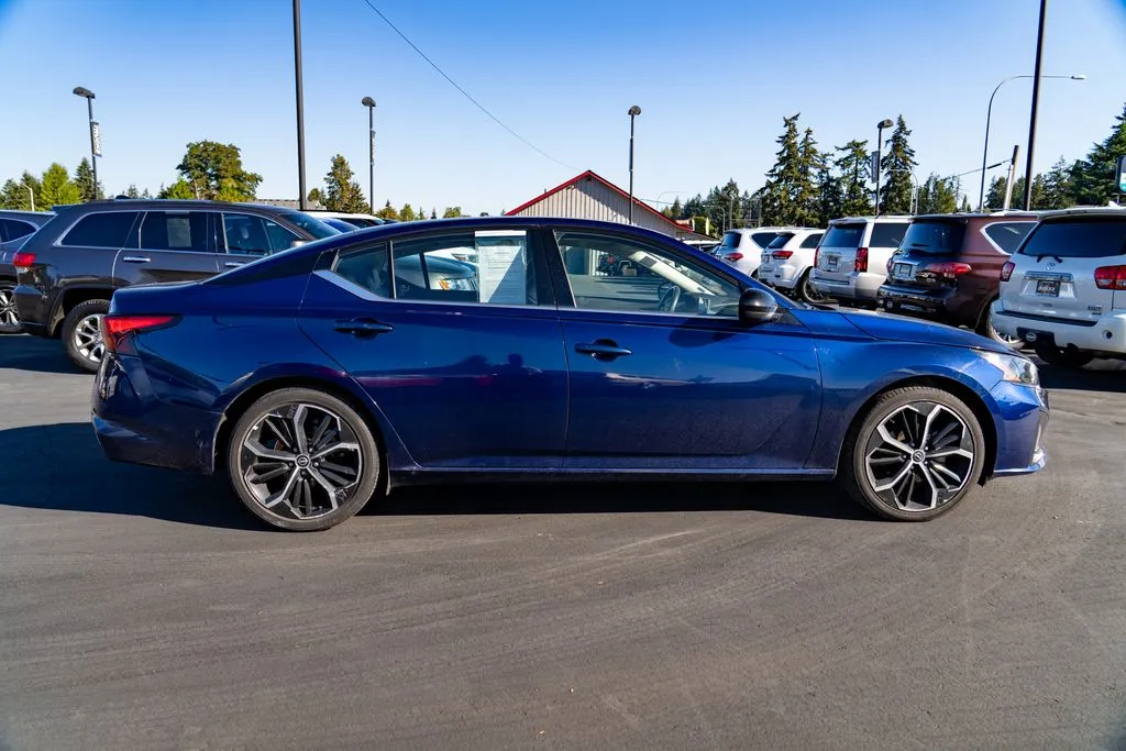 Nissan Altima photo 6