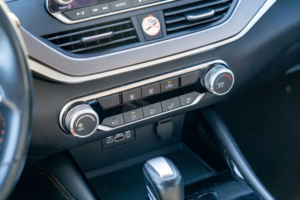 Nissan Altima photo 18