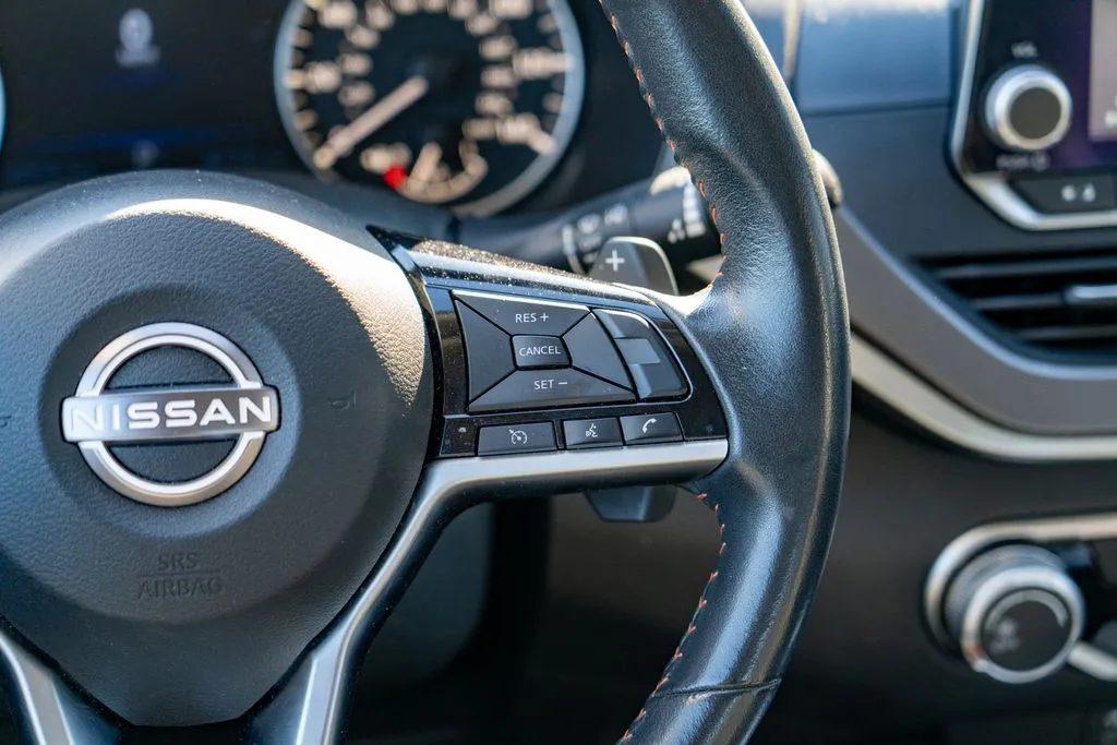 Nissan Altima photo 14