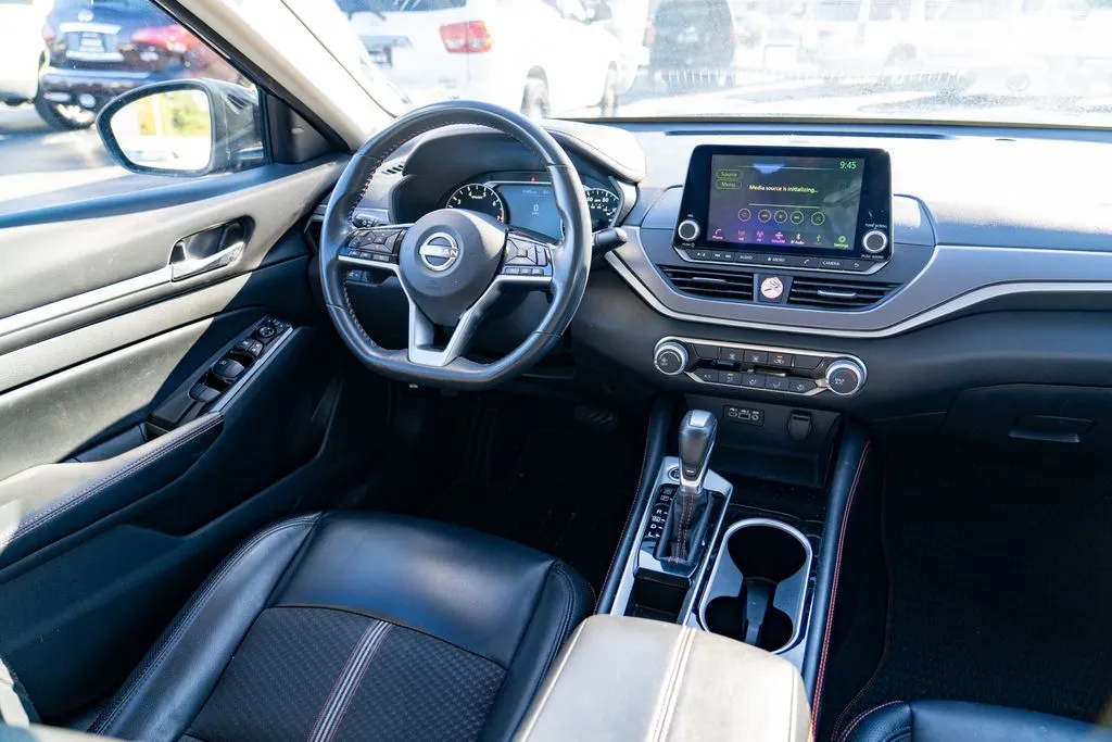 Nissan Altima photo 21