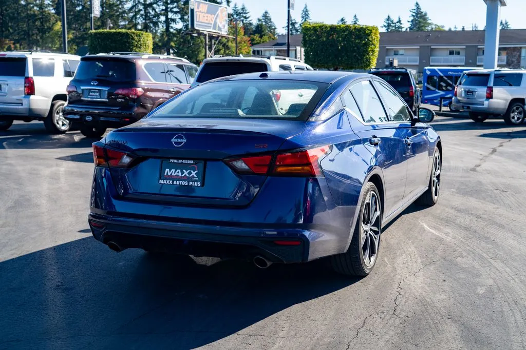 Nissan Altima photo 7