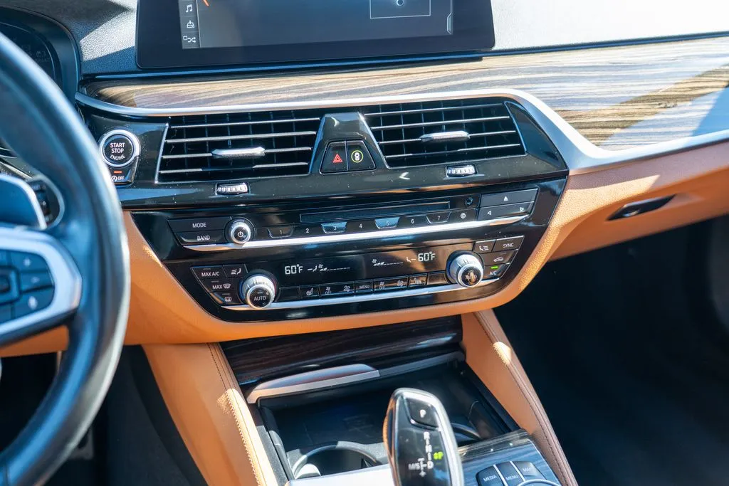 BMW 5 Series photo 22