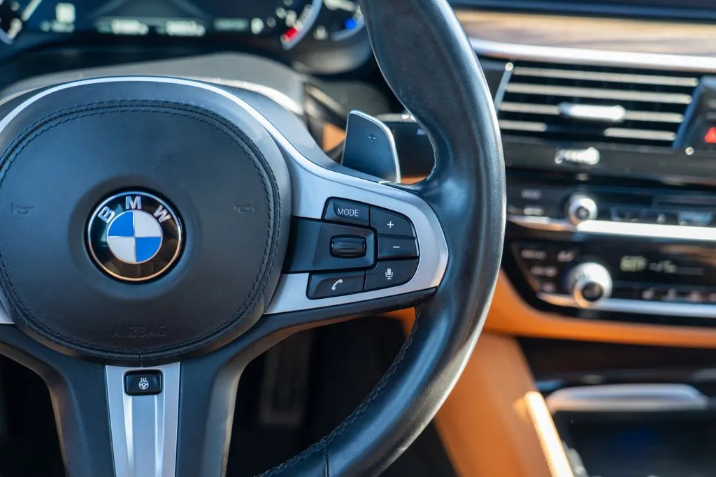 BMW 5 Series photo 19