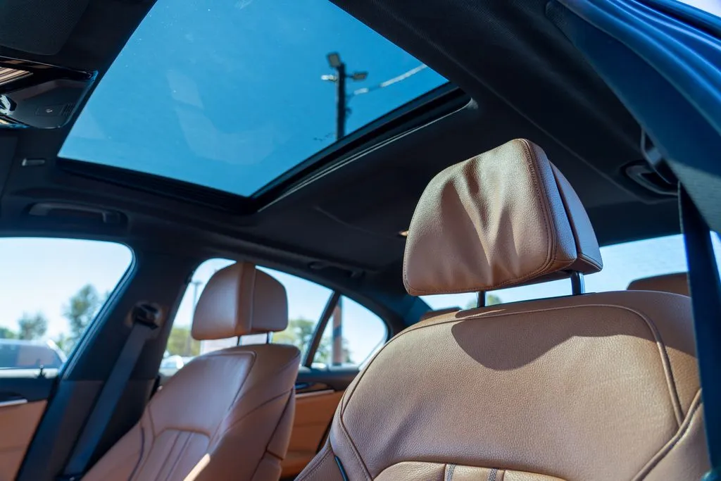 BMW 5 Series photo 15