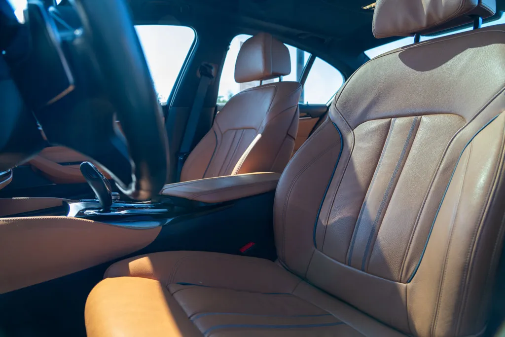 BMW 5 Series photo 14