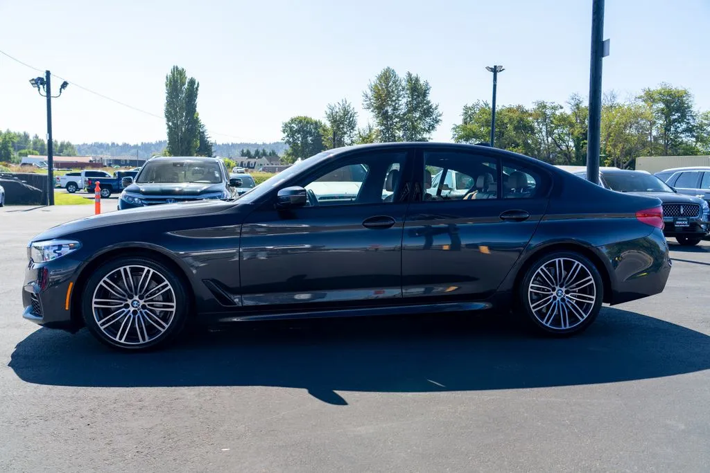 BMW 5 Series photo 12