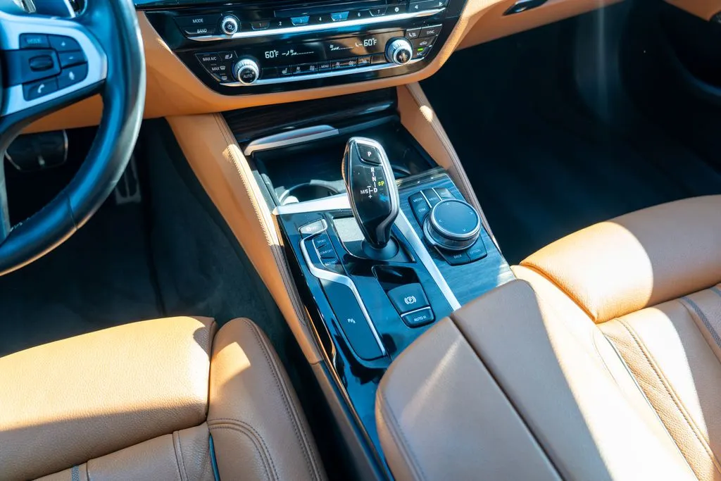 BMW 5 Series photo 23