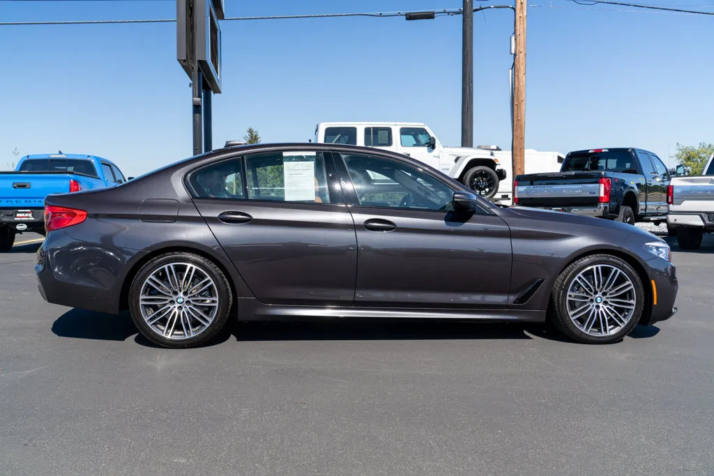 BMW 5 Series photo 8
