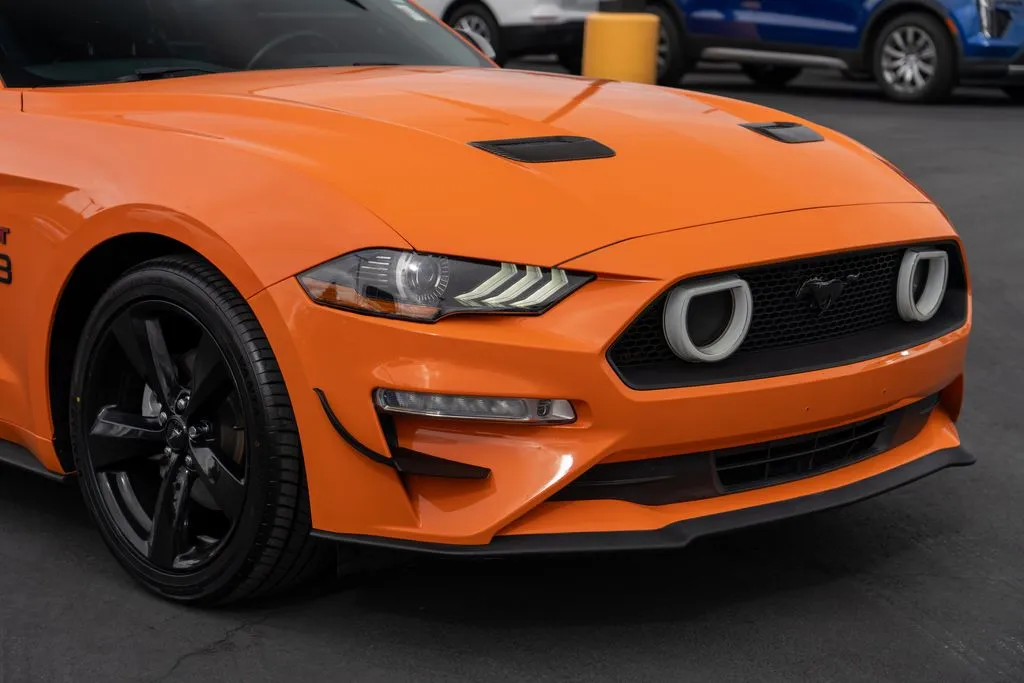Ford Mustang photo 6