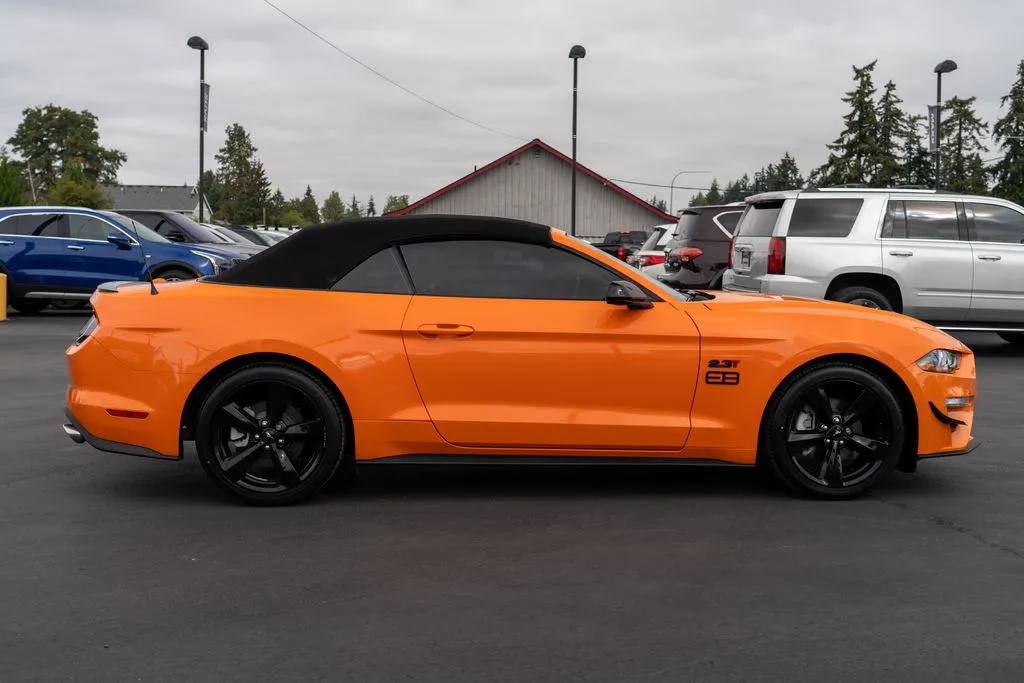 Ford Mustang photo 7
