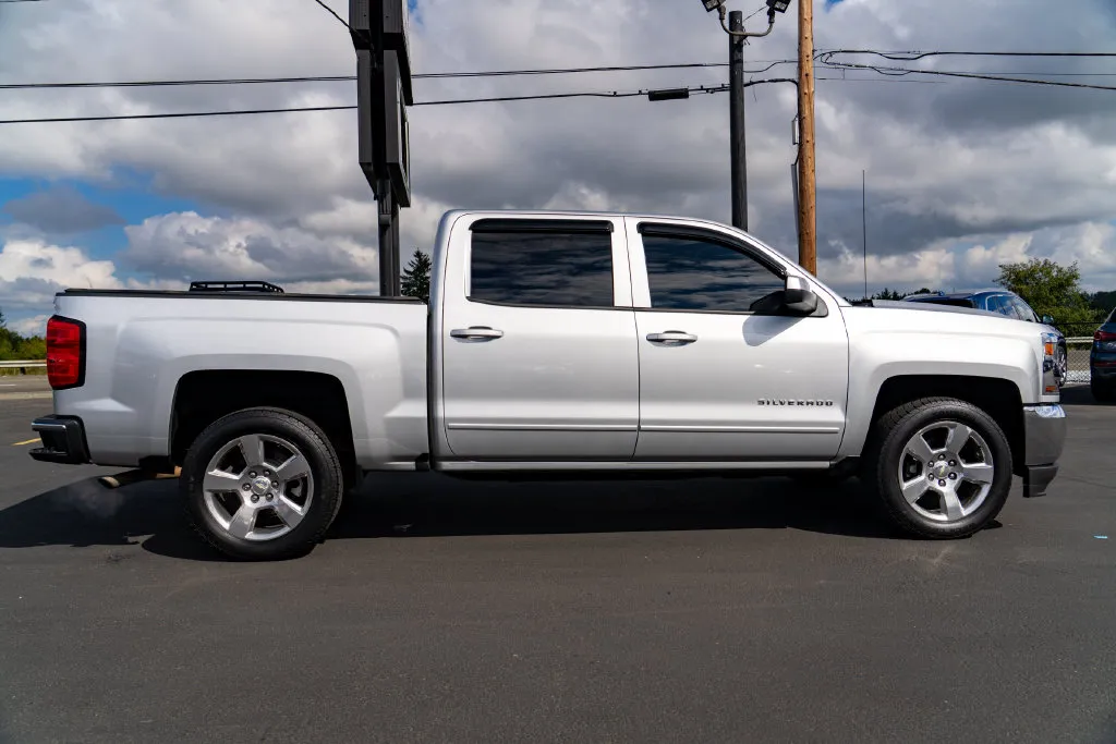 Chevrolet Silverado photo 8
