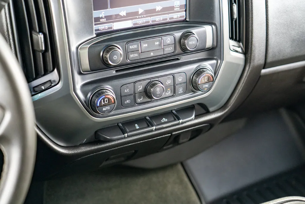 Chevrolet Silverado photo 20