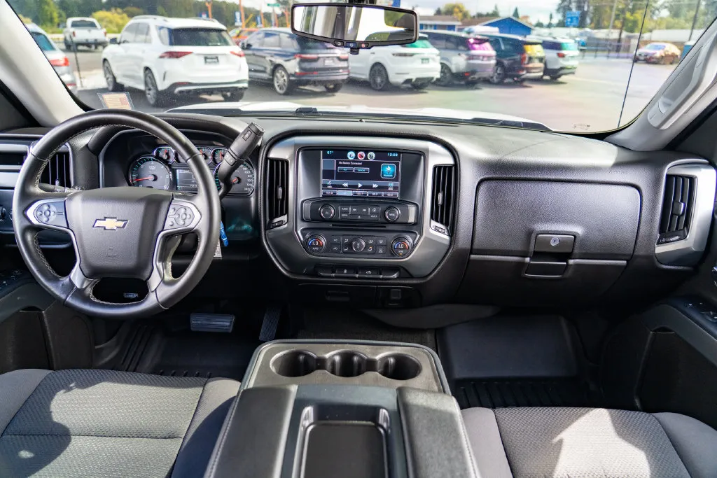 Chevrolet Silverado photo 22