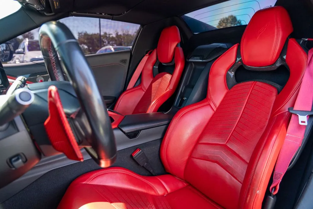 Chevrolet Corvette photo 19
