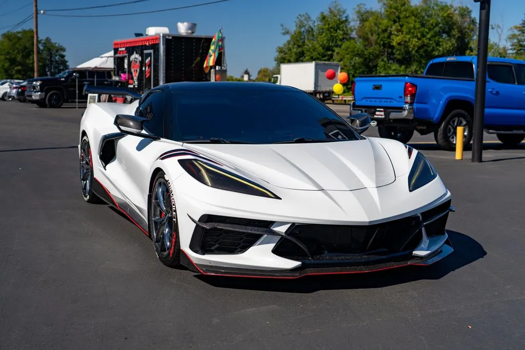 Chevrolet Corvette photo 2