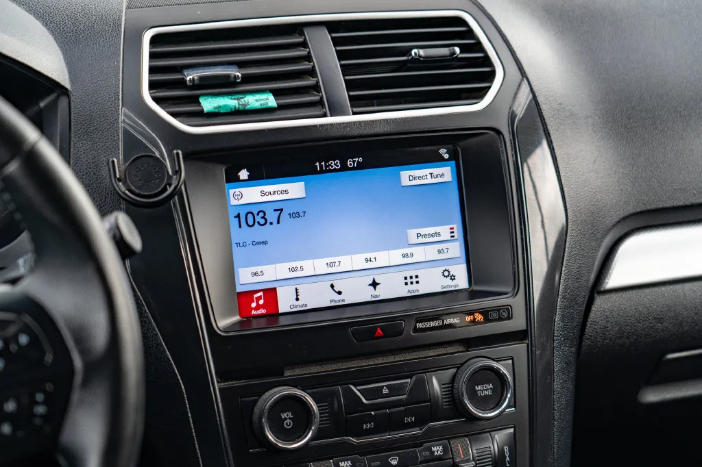 Ford Explorer photo 20