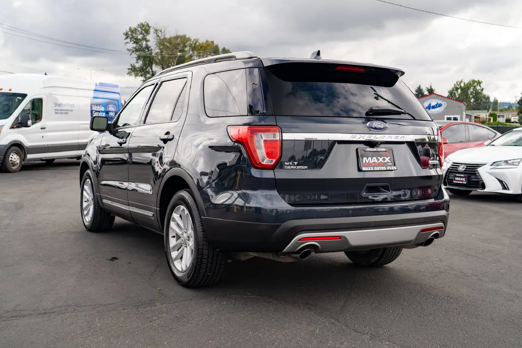 Ford Explorer photo 11