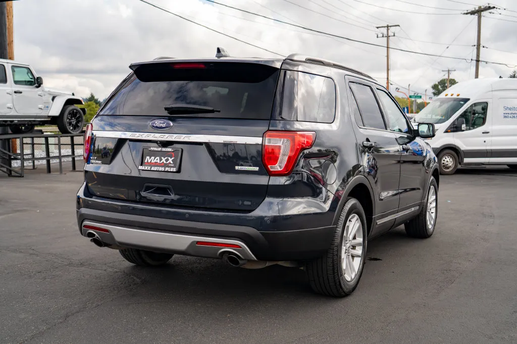 Ford Explorer photo 9