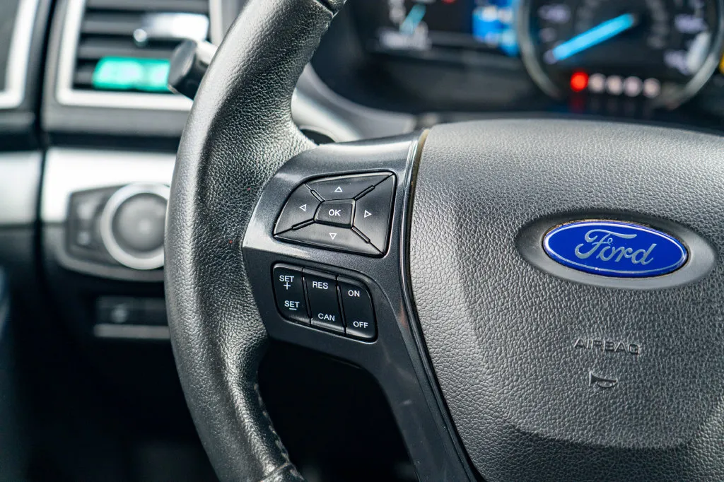 Ford Explorer photo 19