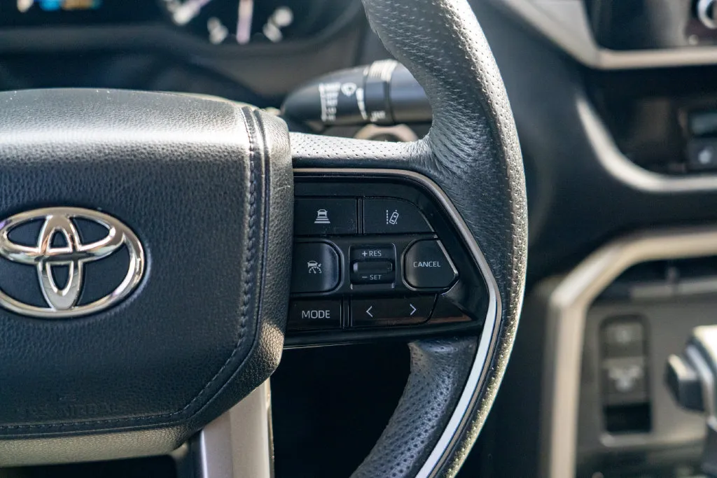 Toyota Tundra photo 18