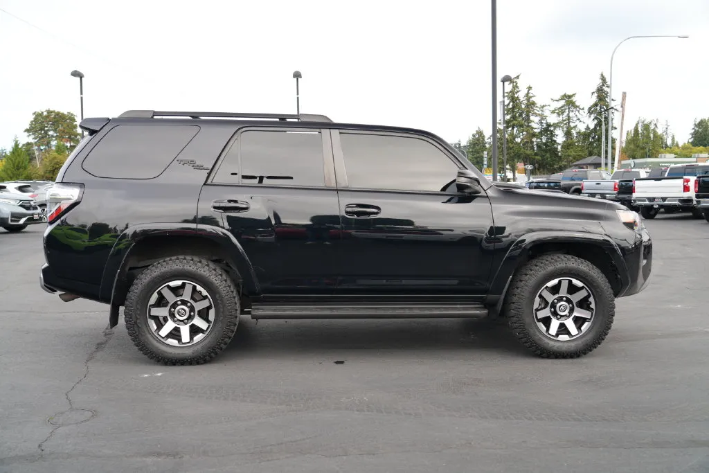 Toyota 4Runner photo 8
